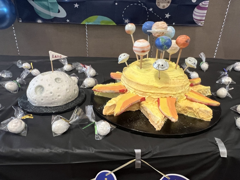 1st Trip Around the Sun cake