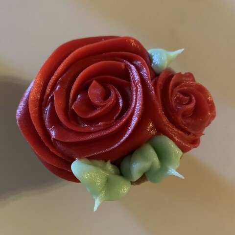 red rose cupcake
