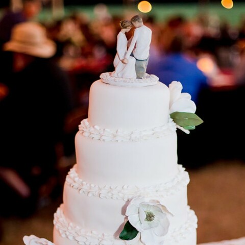 Magnolia Cake back