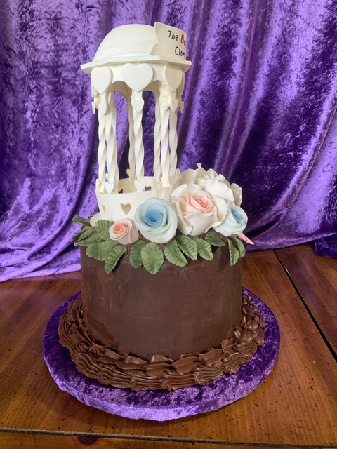 Gazebo and Roses Cake left