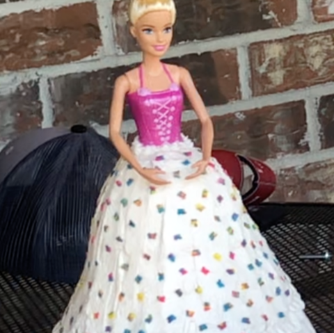 Kynleigh's Barbie Cake