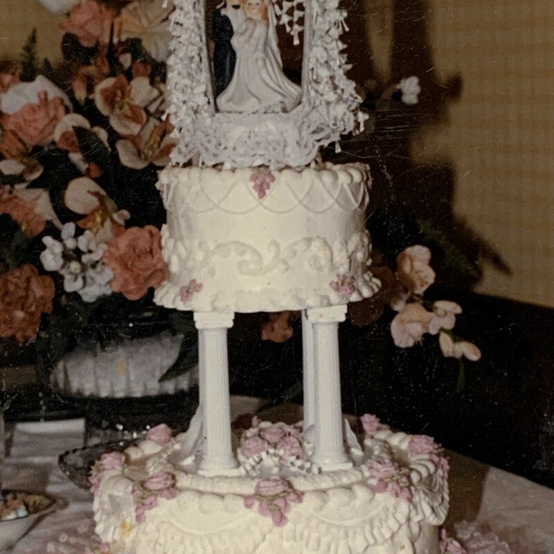 Fancy Rose Wedding Cake